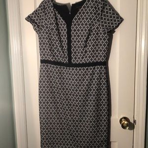 Ann Taylor Black and White Geometric Sheath Dress